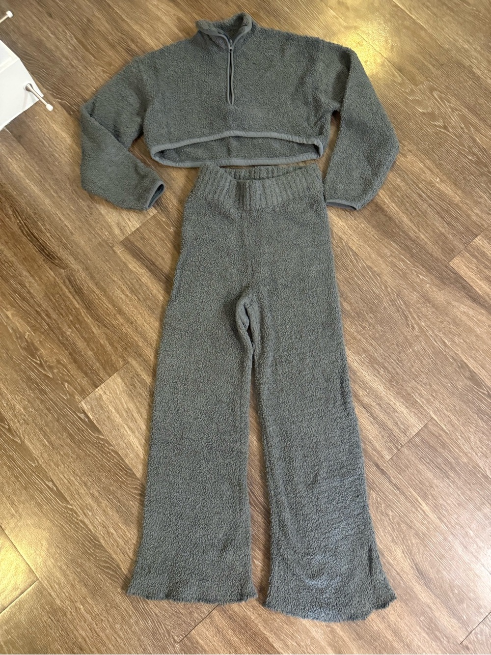 SKIMS Olive Green Cozy Fleece Cropped Pullover & Lounge Pants Set